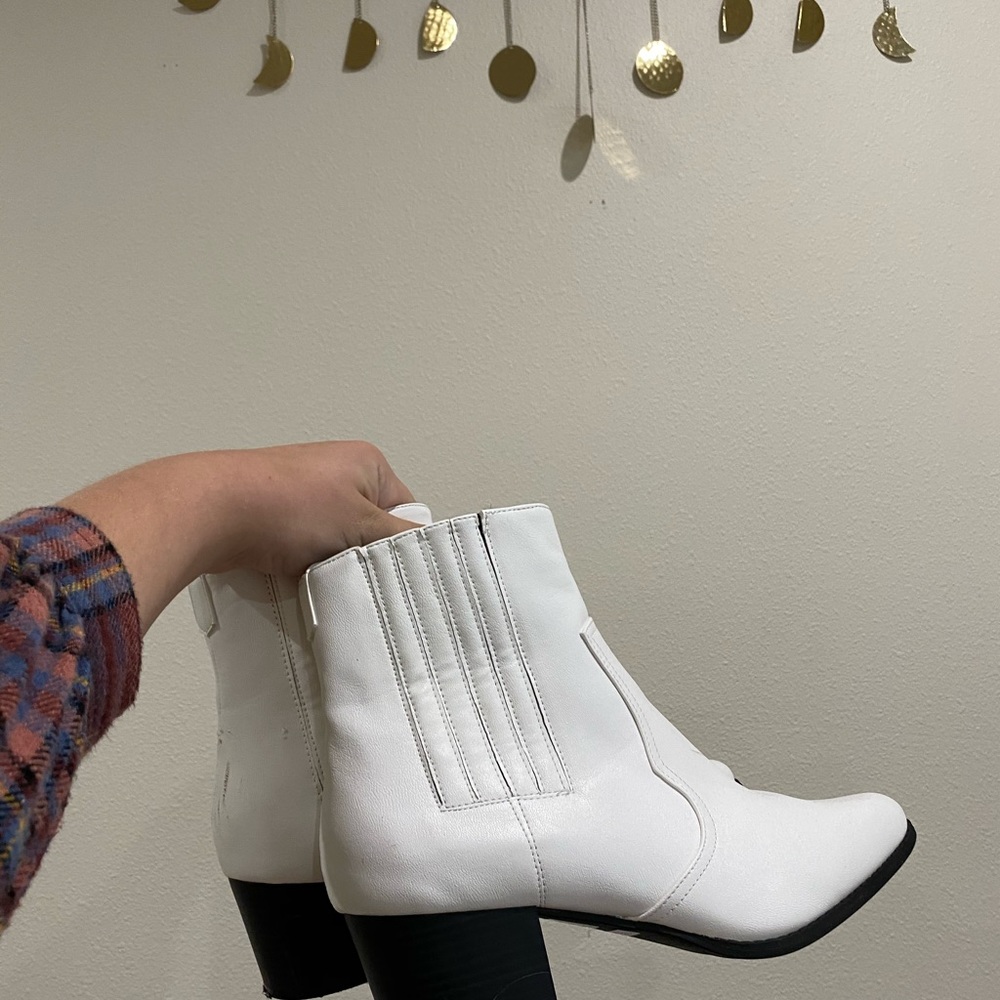 White booties ✨
